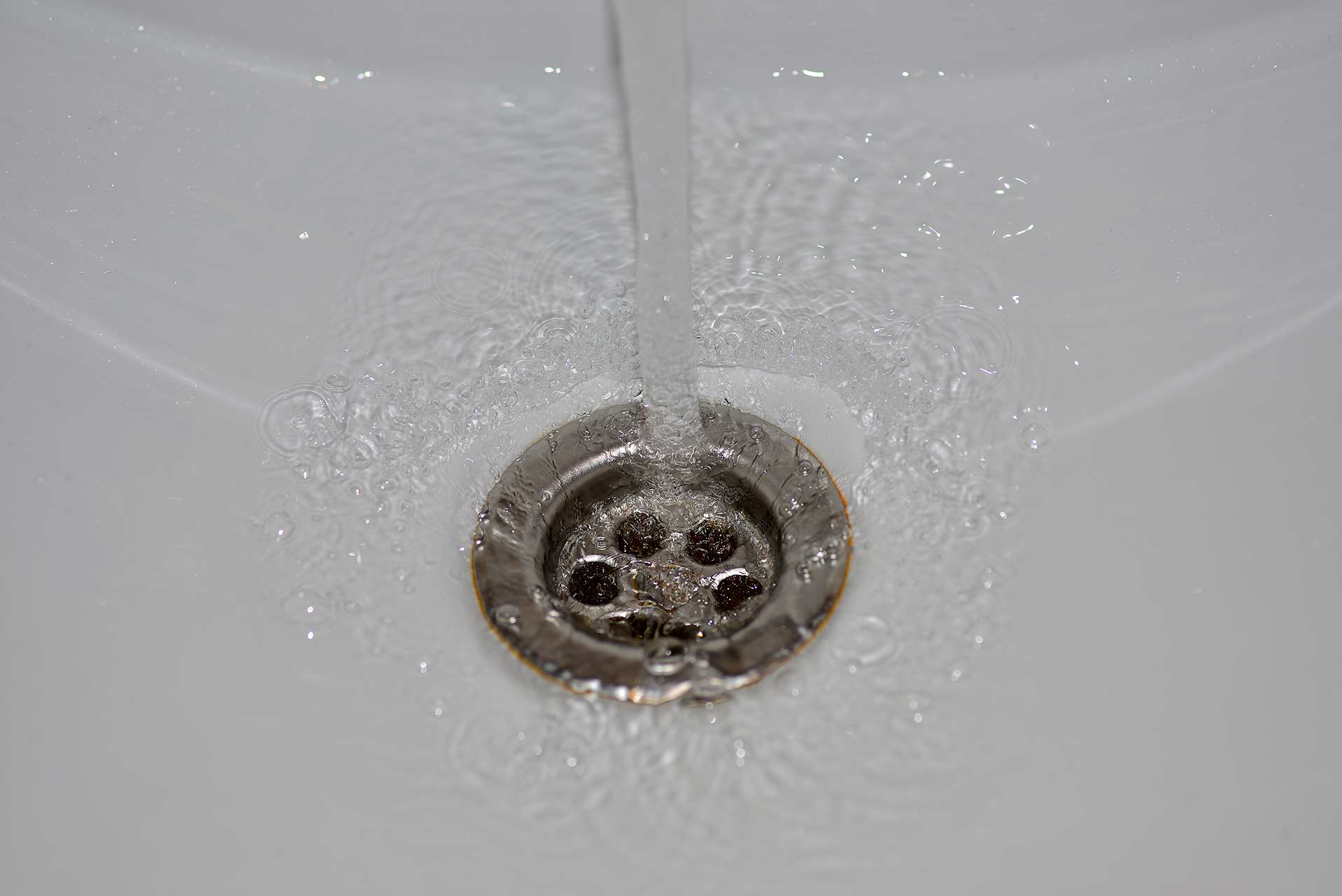 A2B Drains provides services to unblock blocked sinks and drains for properties in Rushall.